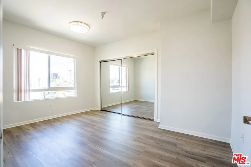 1037 S Fedora Street #401 Los Angeles, CA 90006