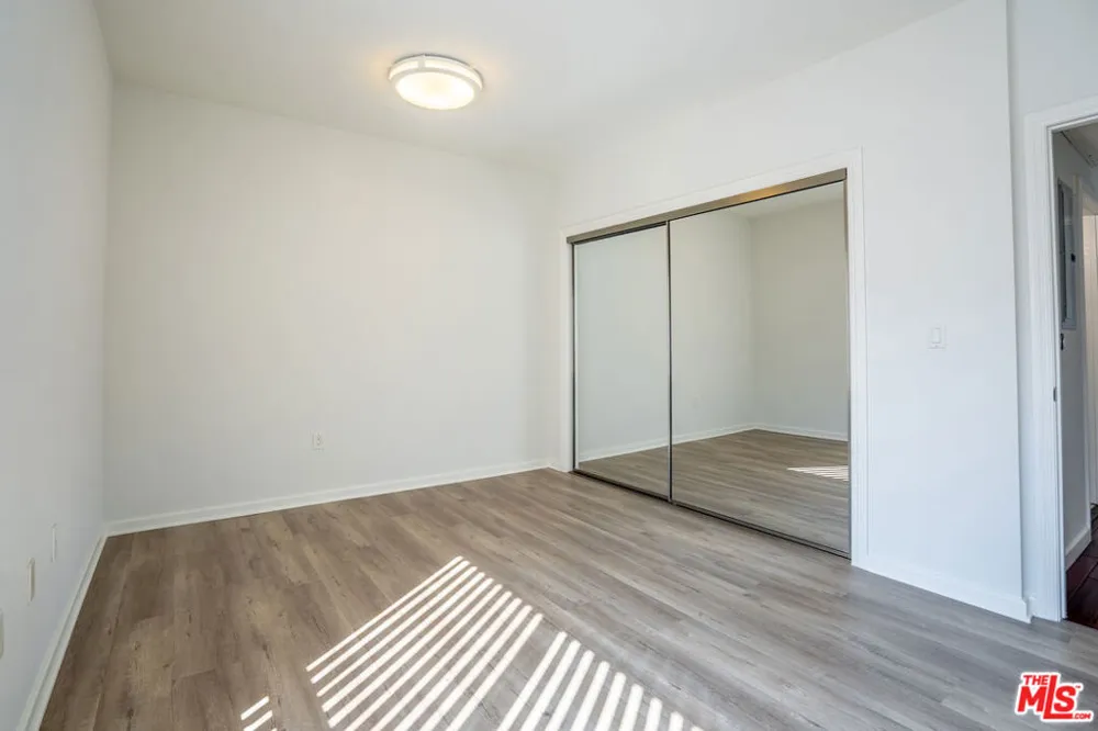 1037 S Fedora Street #401 Los Angeles, CA 90006