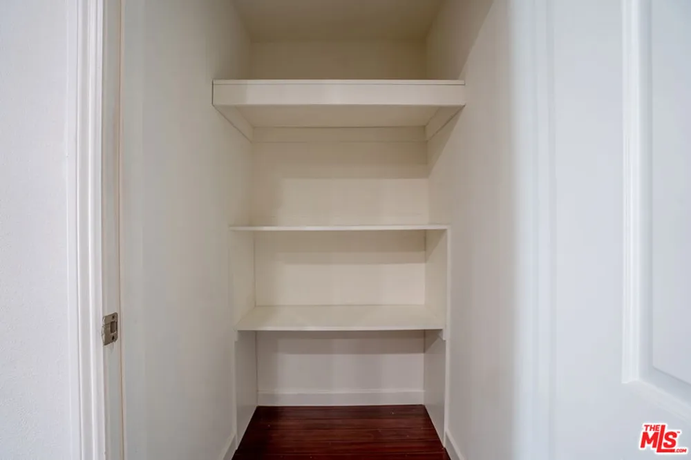 1037 S Fedora Street #401 Los Angeles, CA 90006