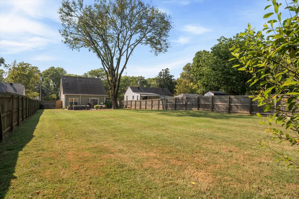 2525 Flamingo Dr Nashville, TN 37207