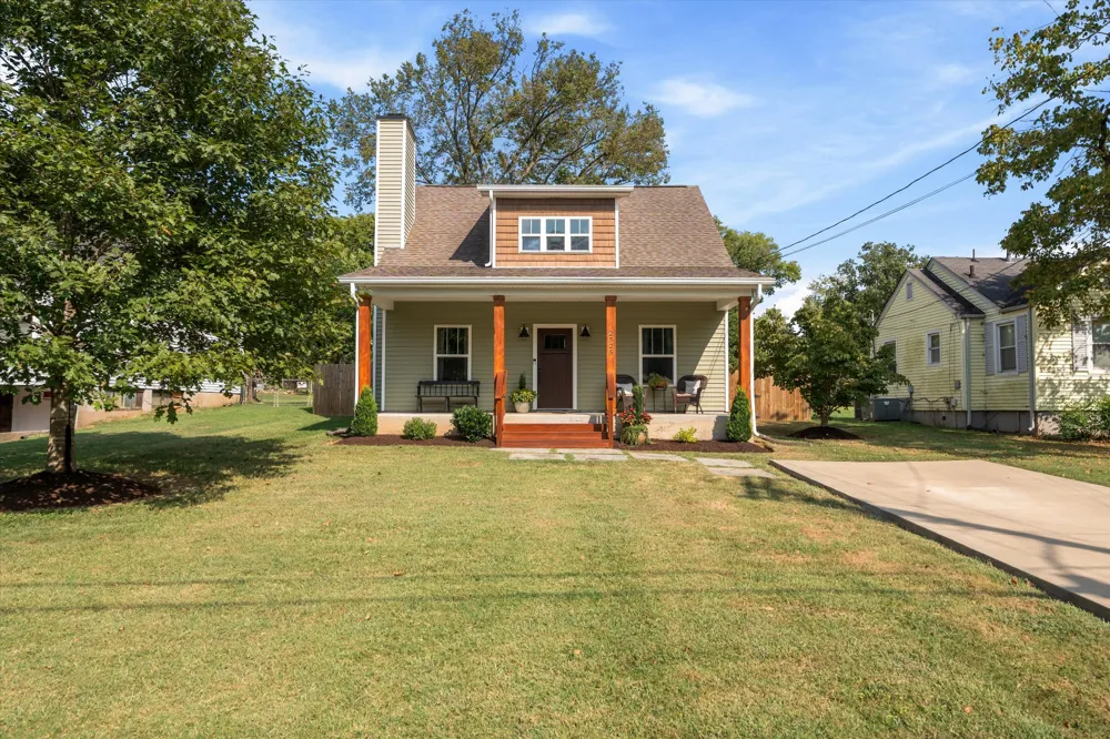 2525 Flamingo Dr Nashville, TN 37207