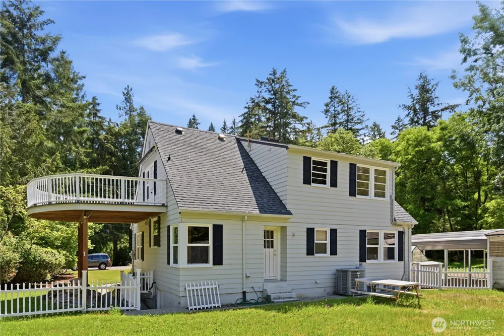840 11th Avenue Fox Island, WA 98333