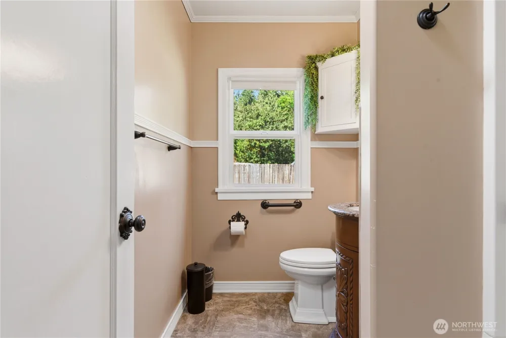 840 11th Avenue Fox Island, WA 98333
