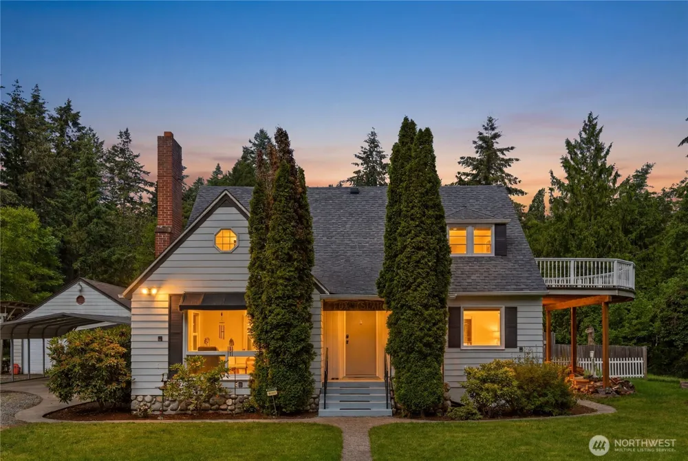 840 11th Avenue Fox Island, WA 98333
