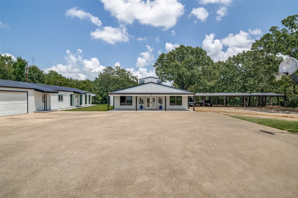 558 Private RD 7423 Emory, TX 75440