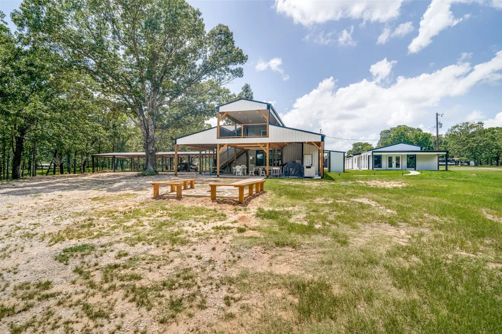 558 Private RD 7423 Emory, TX 75440