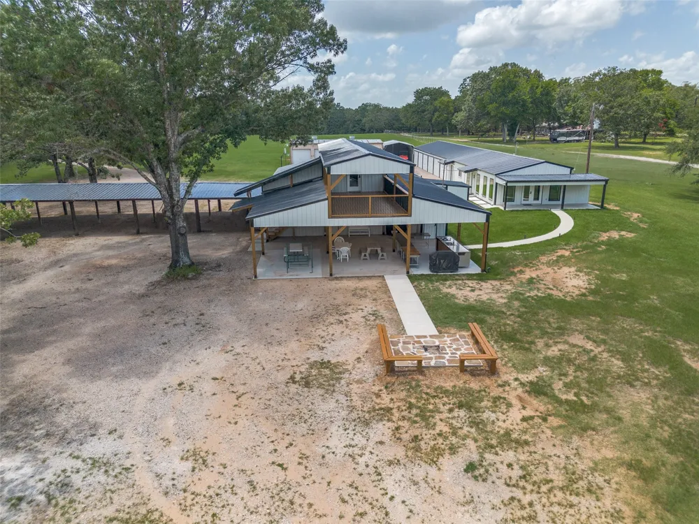 558 Private RD 7423 Emory, TX 75440