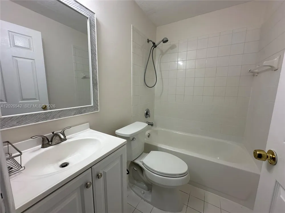 824 Summit Lake West Palm Beach, FL 33406