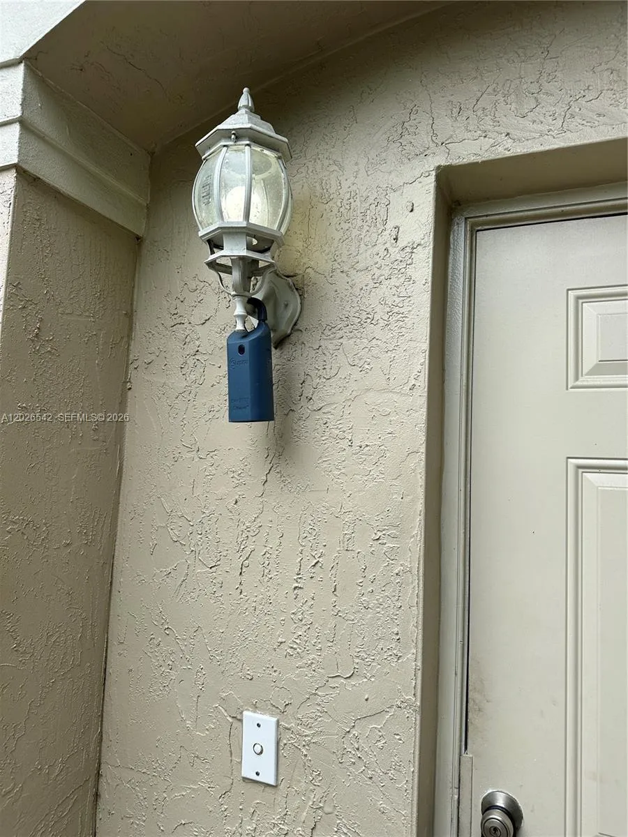 824 Summit Lake West Palm Beach, FL 33406