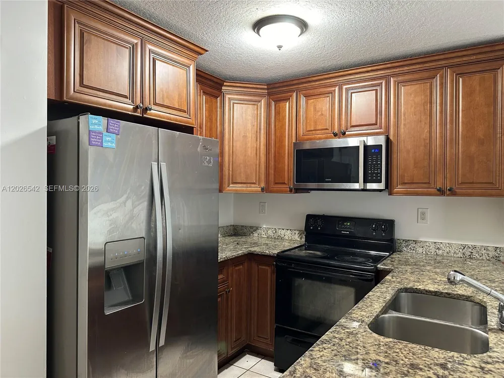 824 Summit Lake West Palm Beach, FL 33406