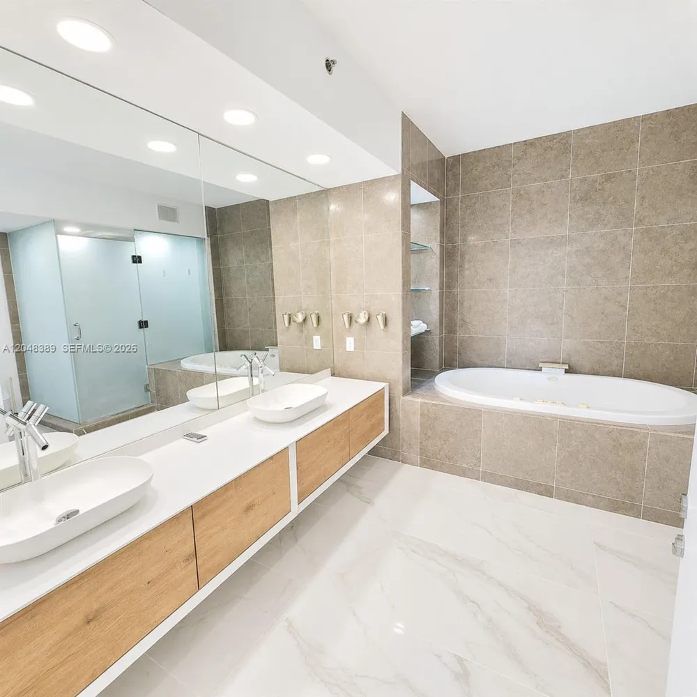 450 Alton Rd #1606 Miami Beach, FL 33139