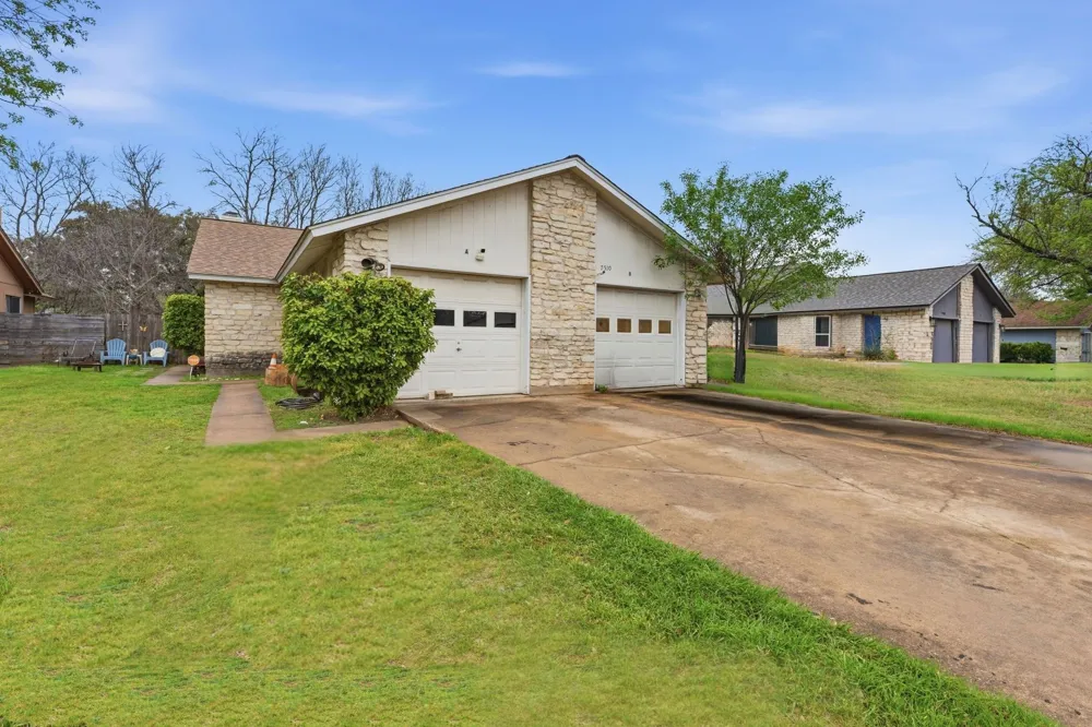 7510 St Amant Place Austin, TX 78749