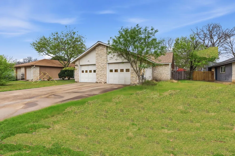 7510 St Amant Place Austin, TX 78749