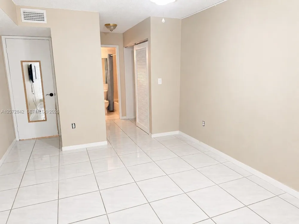 8810 SW 123rd Ct #M110 Miami, FL 33186
