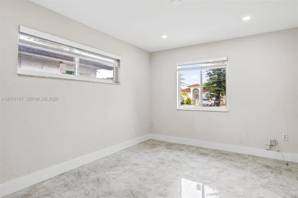 3197 W 79th Pl Hialeah, FL 33018