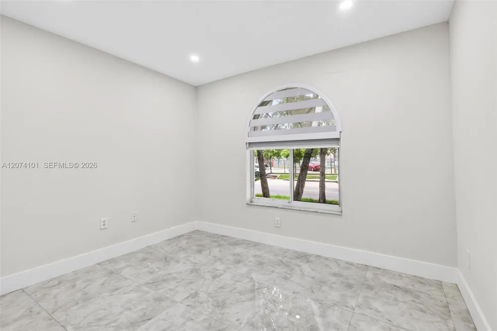 3197 W 79th Pl Hialeah, FL 33018