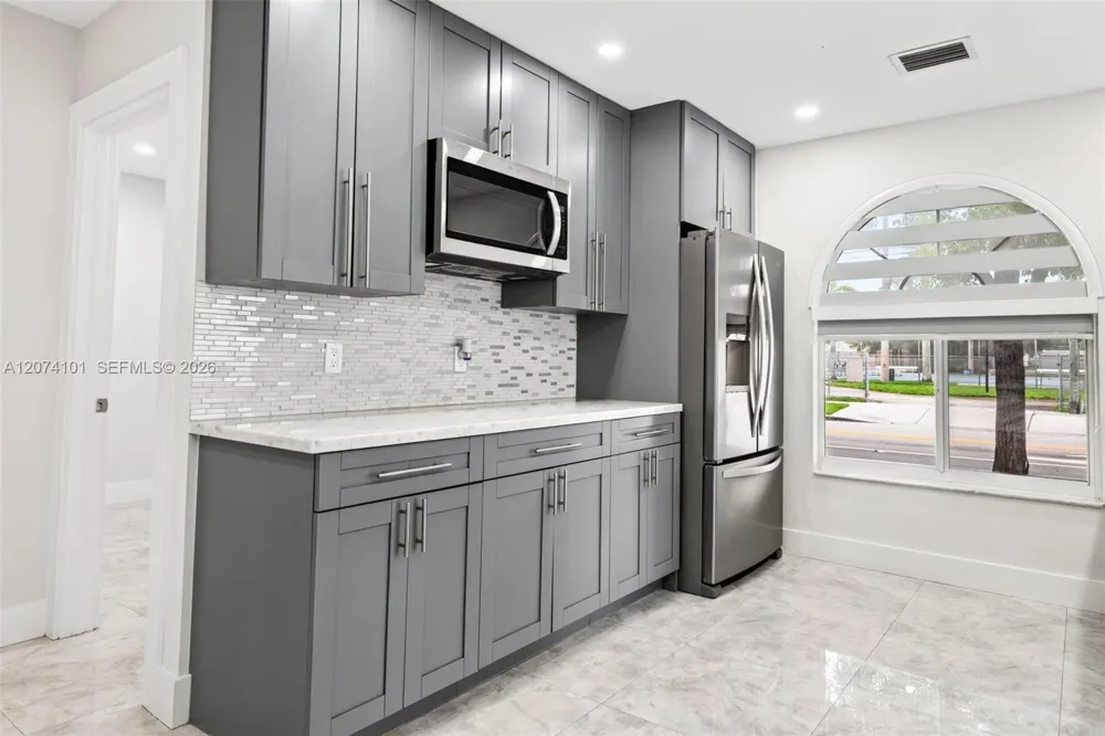 3197 W 79th Pl Hialeah, FL 33018