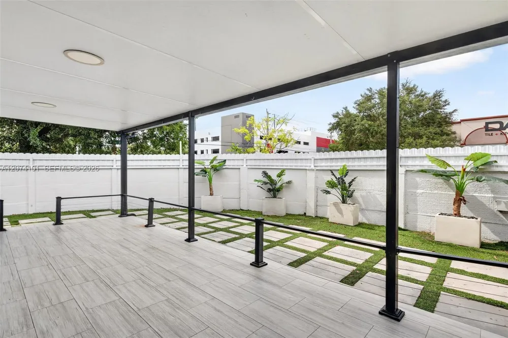 3197 W 79th Pl Hialeah, FL 33018