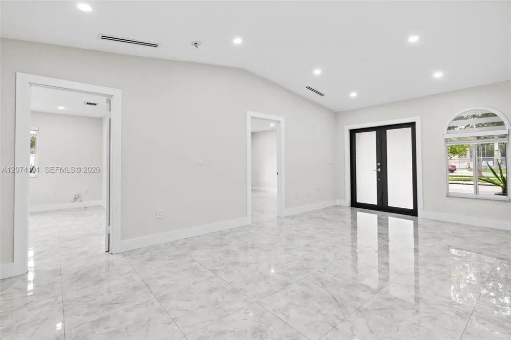 3197 W 79th Pl Hialeah, FL 33018