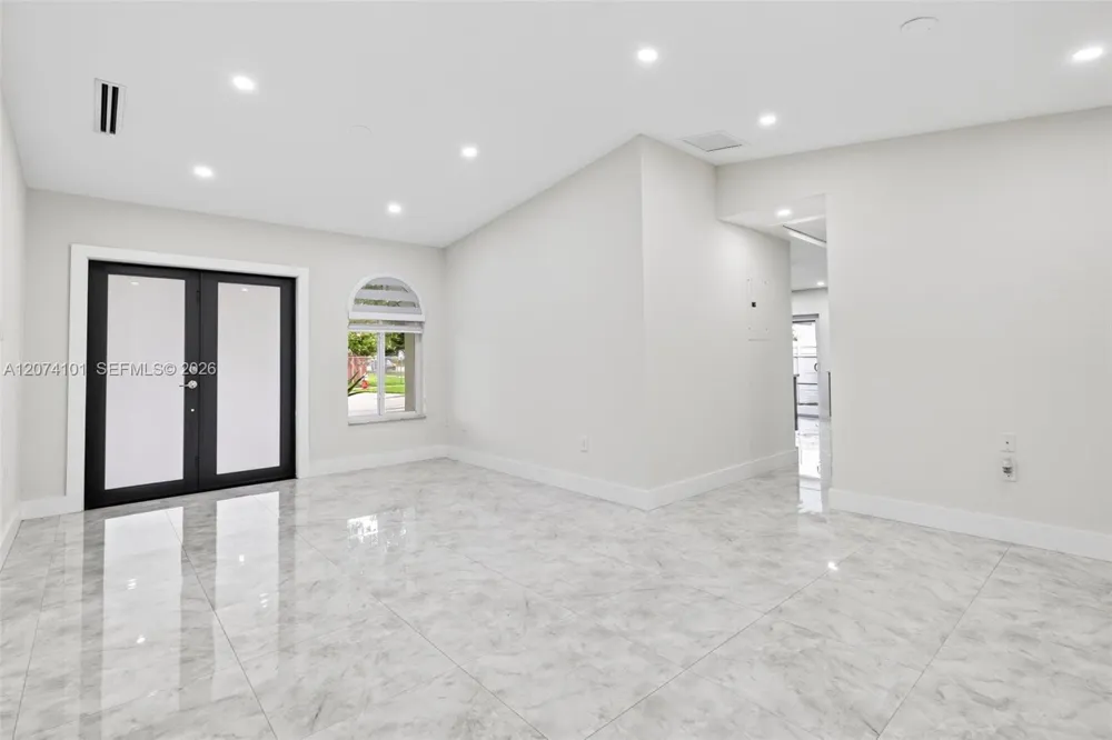 3197 W 79th Pl Hialeah, FL 33018