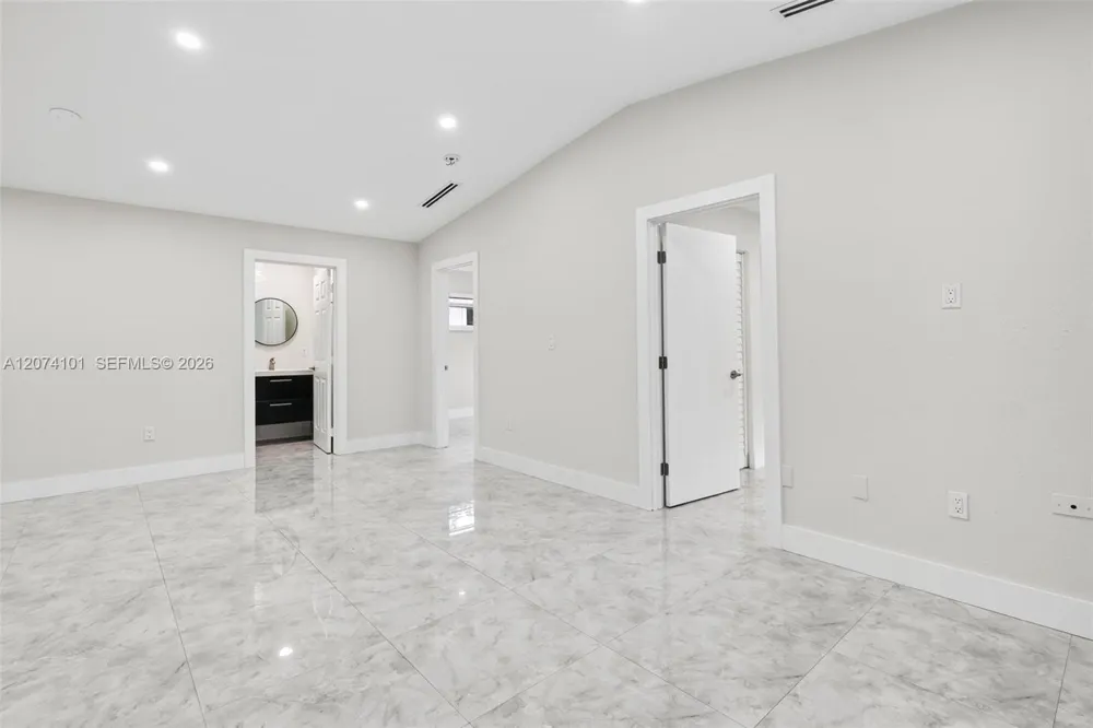 3197 W 79th Pl Hialeah, FL 33018