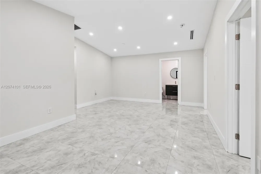 3197 W 79th Pl Hialeah, FL 33018