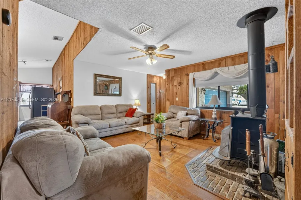 7508 SW 6th Ct North Lauderdale, FL 33068