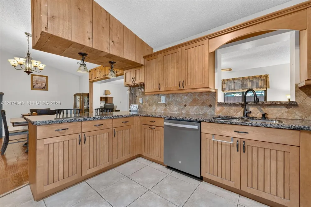 7508 SW 6th Ct North Lauderdale, FL 33068
