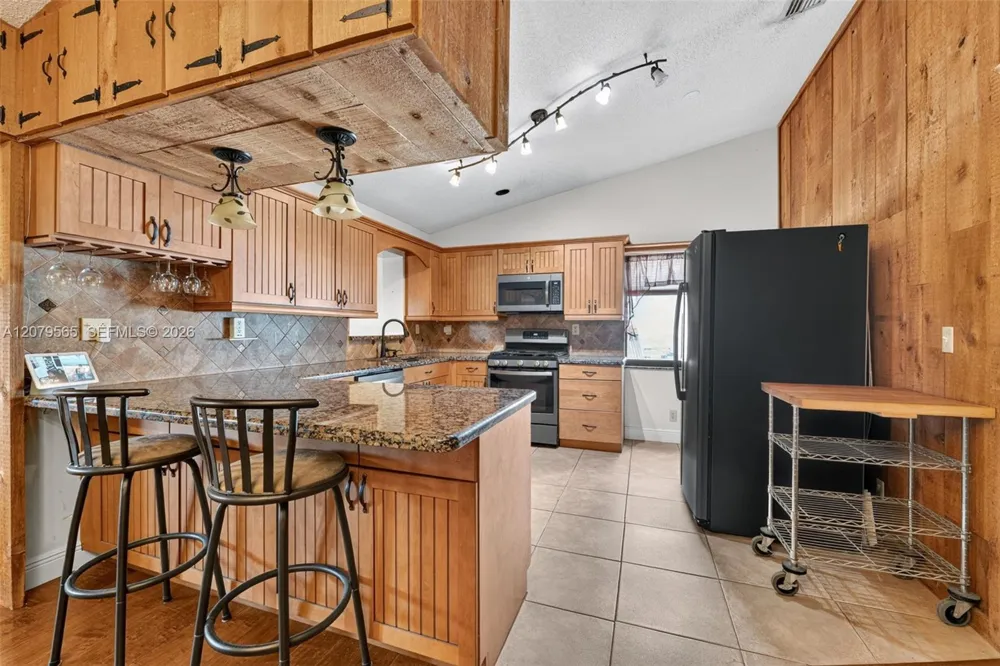 7508 SW 6th Ct North Lauderdale, FL 33068