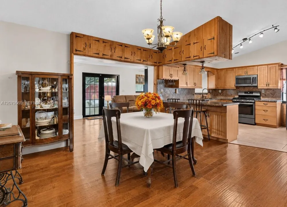 7508 SW 6th Ct North Lauderdale, FL 33068