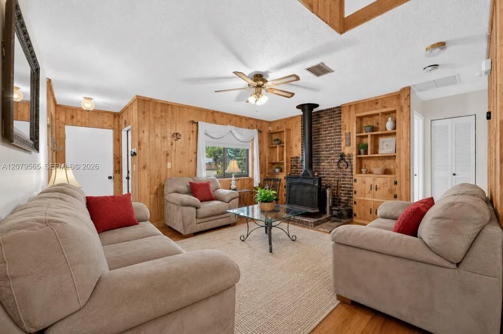 7508 SW 6th Ct North Lauderdale, FL 33068