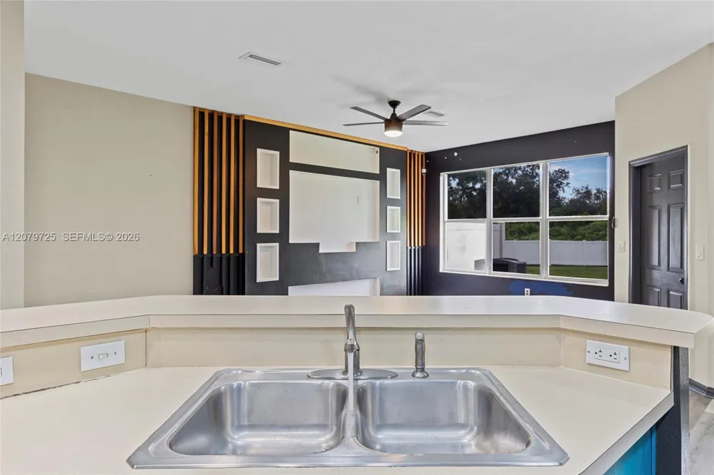 1522 Summergate Dr Other City - In The State Of Florida, FL 33594
