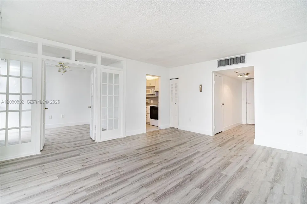 3625 Country Club Dr #901 Aventura, FL 33180