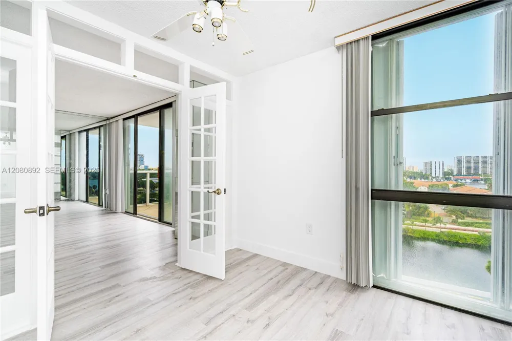 3625 Country Club Dr #901 Aventura, FL 33180