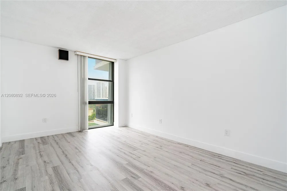 3625 Country Club Dr #901 Aventura, FL 33180