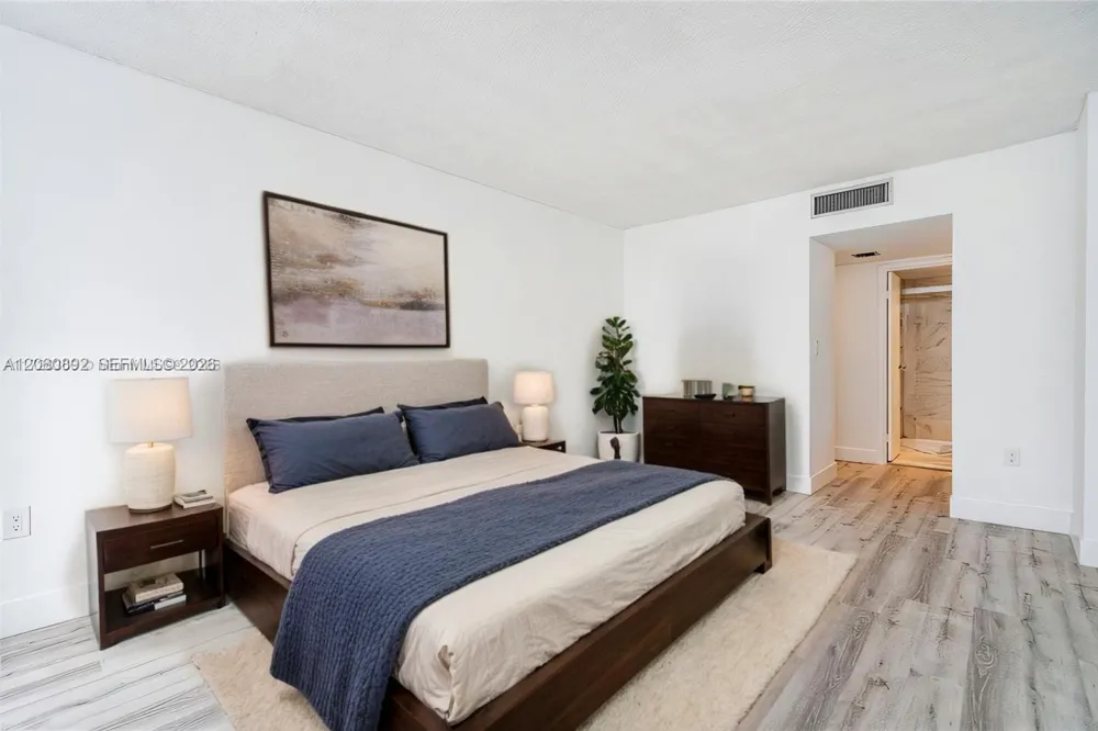 3625 Country Club Dr #901 Aventura, FL 33180