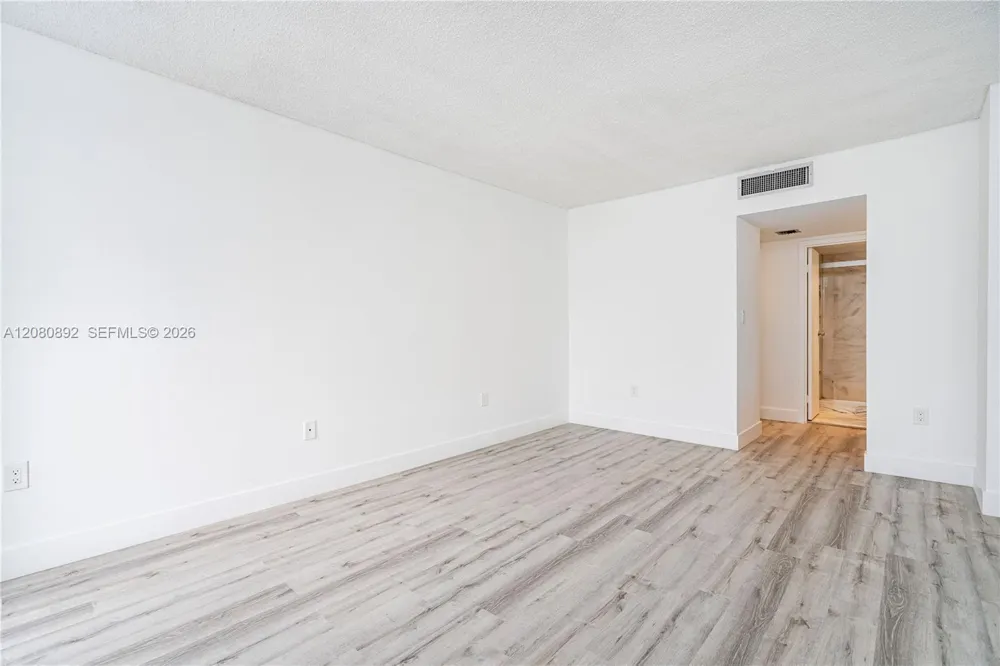 3625 Country Club Dr #901 Aventura, FL 33180