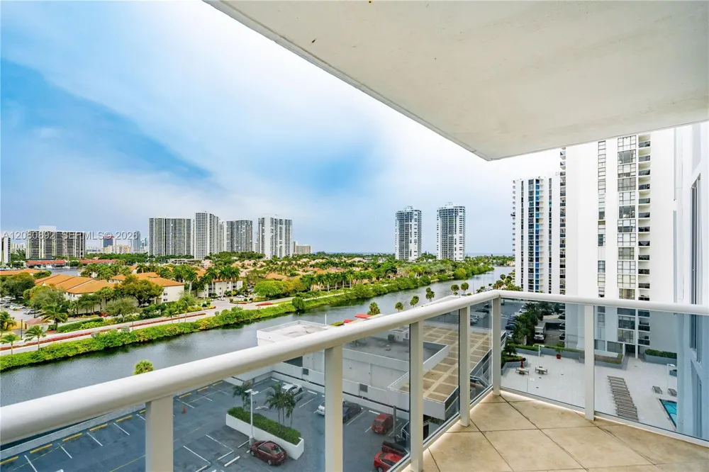 3625 Country Club Dr #901 Aventura, FL 33180
