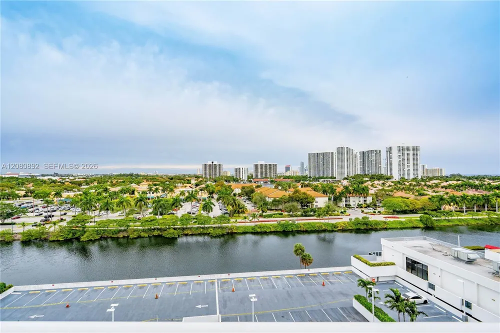 3625 Country Club Dr #901 Aventura, FL 33180