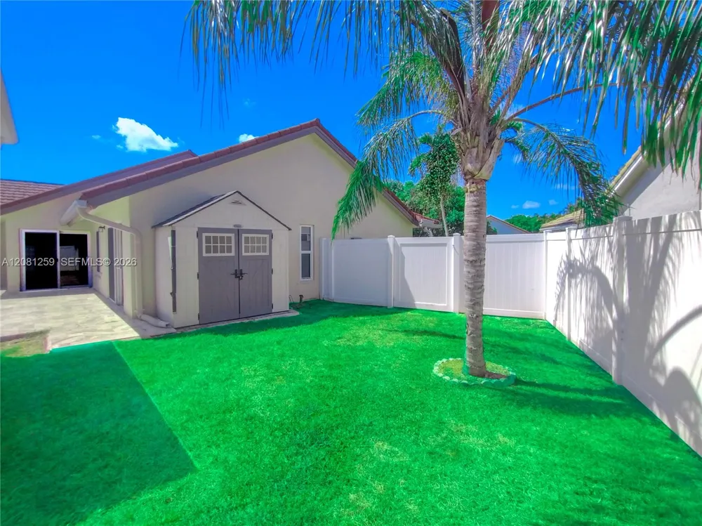 5780 Sun Pointe Circle Boynton Beach, FL 33437