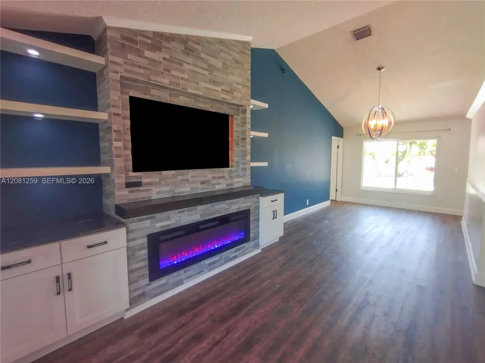 5780 Sun Pointe Circle Boynton Beach, FL 33437