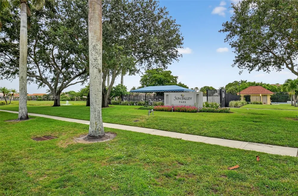 5780 Sun Pointe Circle Boynton Beach, FL 33437