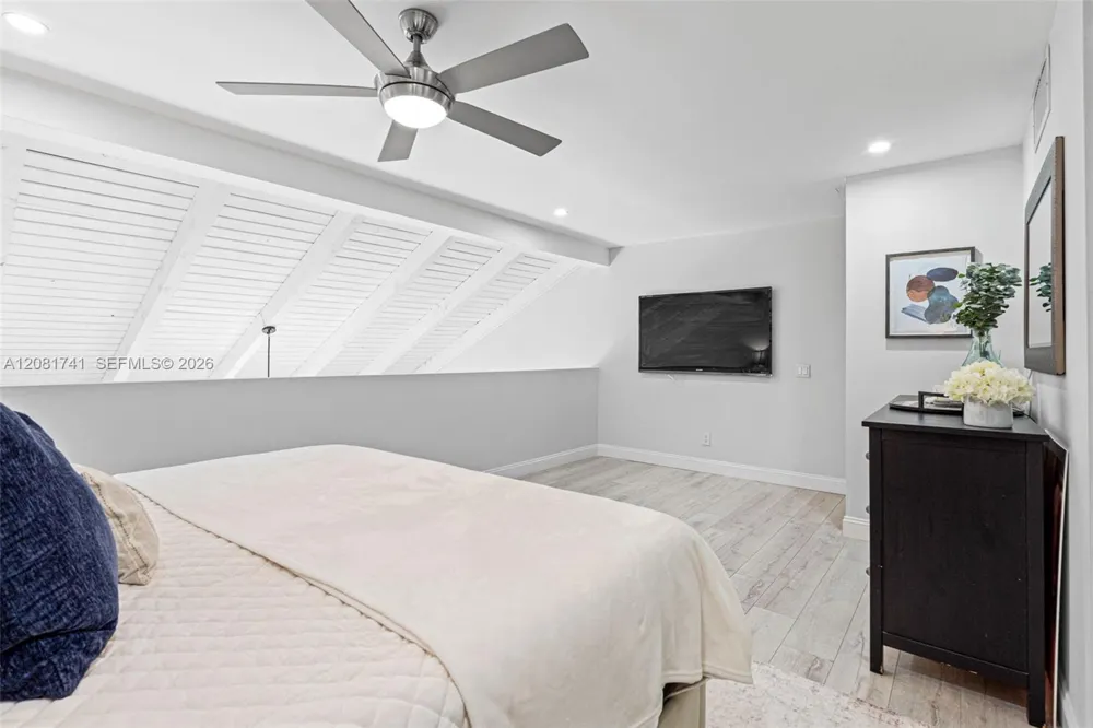 1699 W Fairway Rd Pembroke Pines, FL 33026