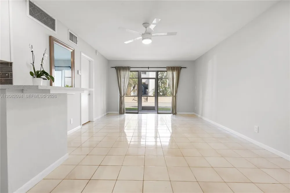 3040 NE 16th Ave #104 Oakland Park, FL 33334