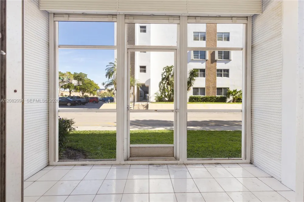3040 NE 16th Ave #104 Oakland Park, FL 33334