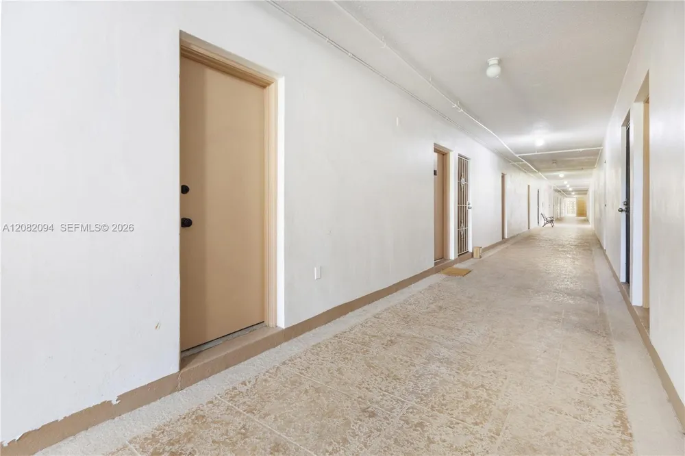 3040 NE 16th Ave #104 Oakland Park, FL 33334
