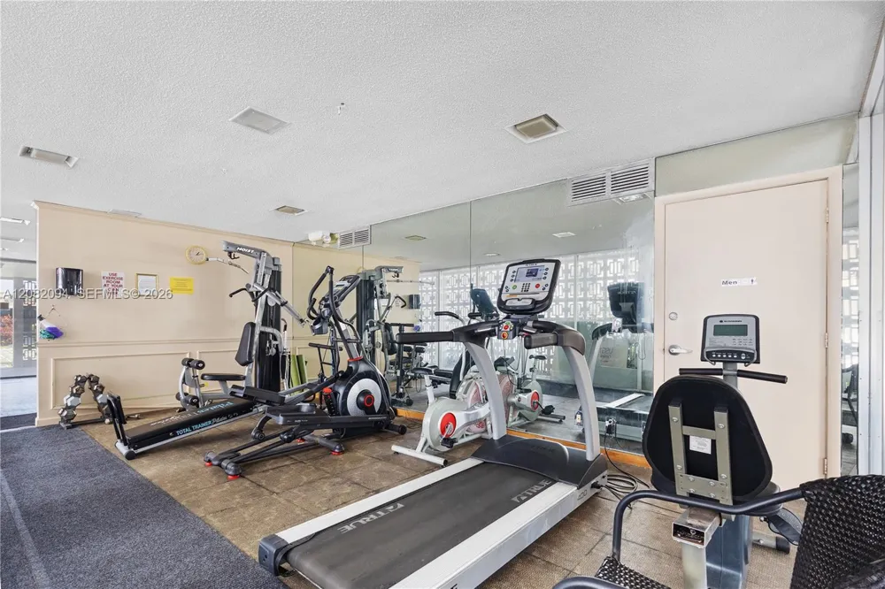 3040 NE 16th Ave #104 Oakland Park, FL 33334