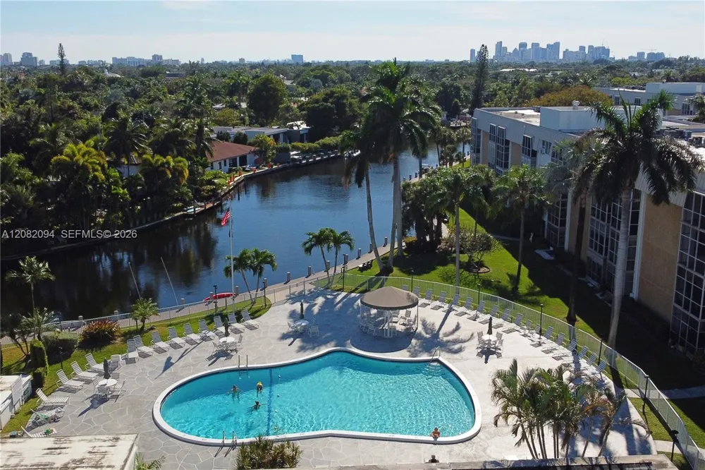3040 NE 16th Ave #104 Oakland Park, FL 33334
