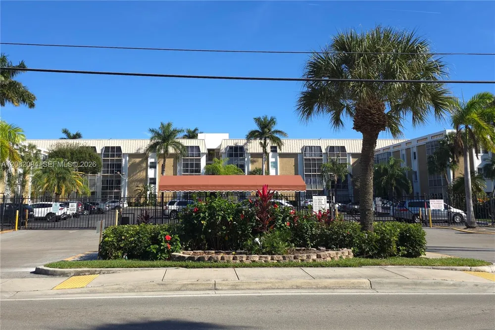 3040 NE 16th Ave #104 Oakland Park, FL 33334