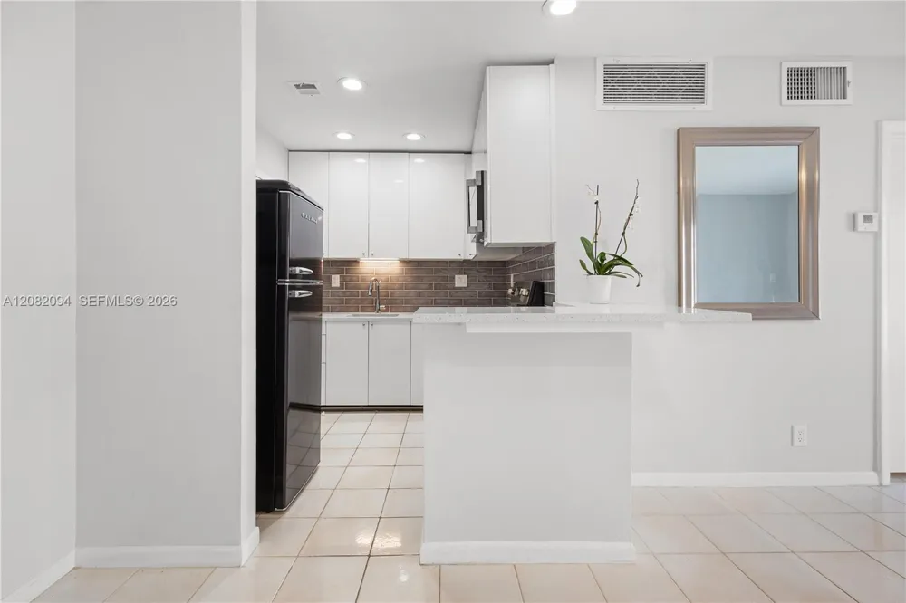3040 NE 16th Ave #104 Oakland Park, FL 33334